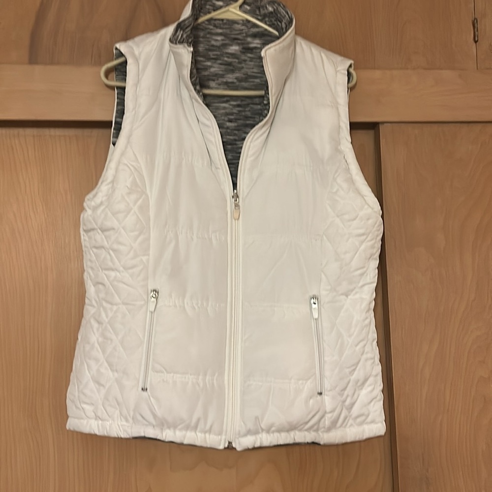 Women's Quilted Reversible Vest - Black and White